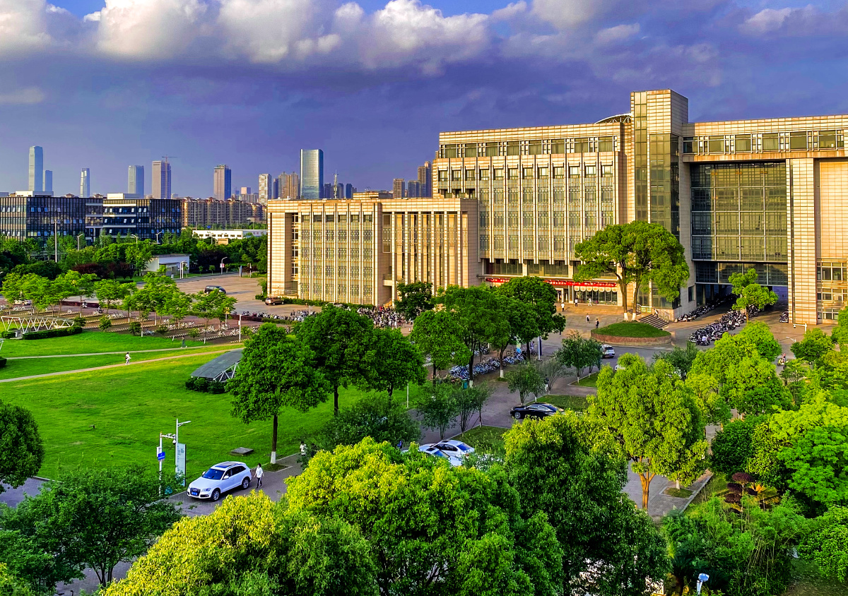 中南大学 - 校园表白墙