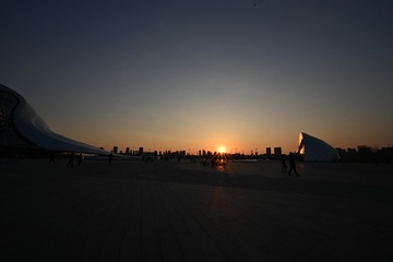 001