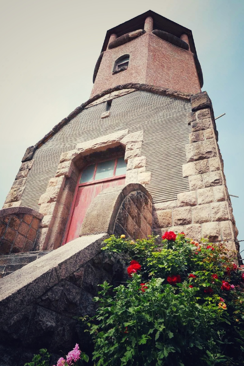 望火楼旧址,位于观象山西麓观象一路45号,建于1905年由德国建筑师