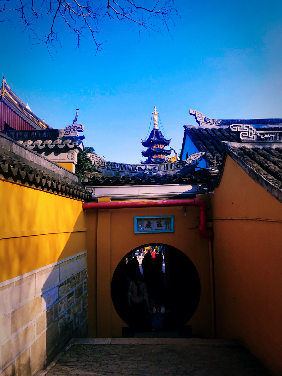 苏州木渎灵岩山寺庙