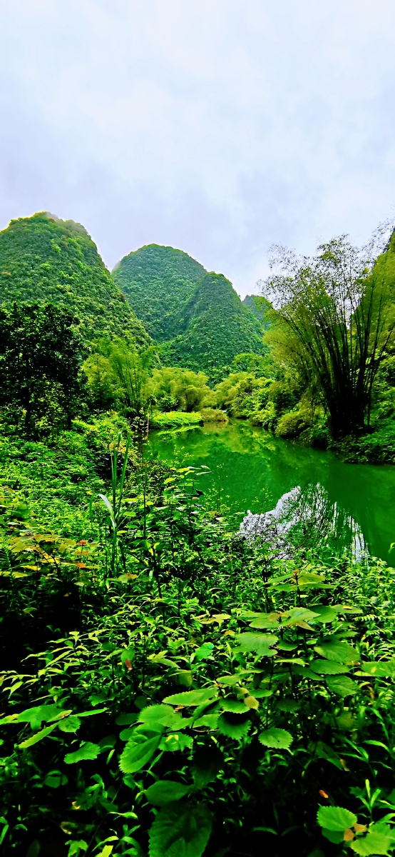 民族风情为一体的独具特色的风景区