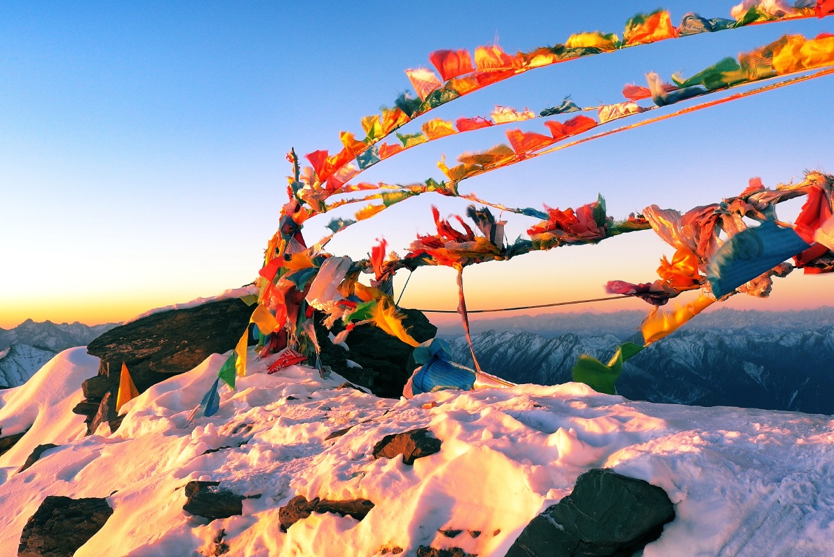 四姑娘山二峰顶