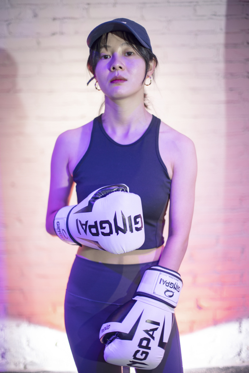 一组韩国小姐姐拳击写真温柔中带点凶悍沙包大的拳头