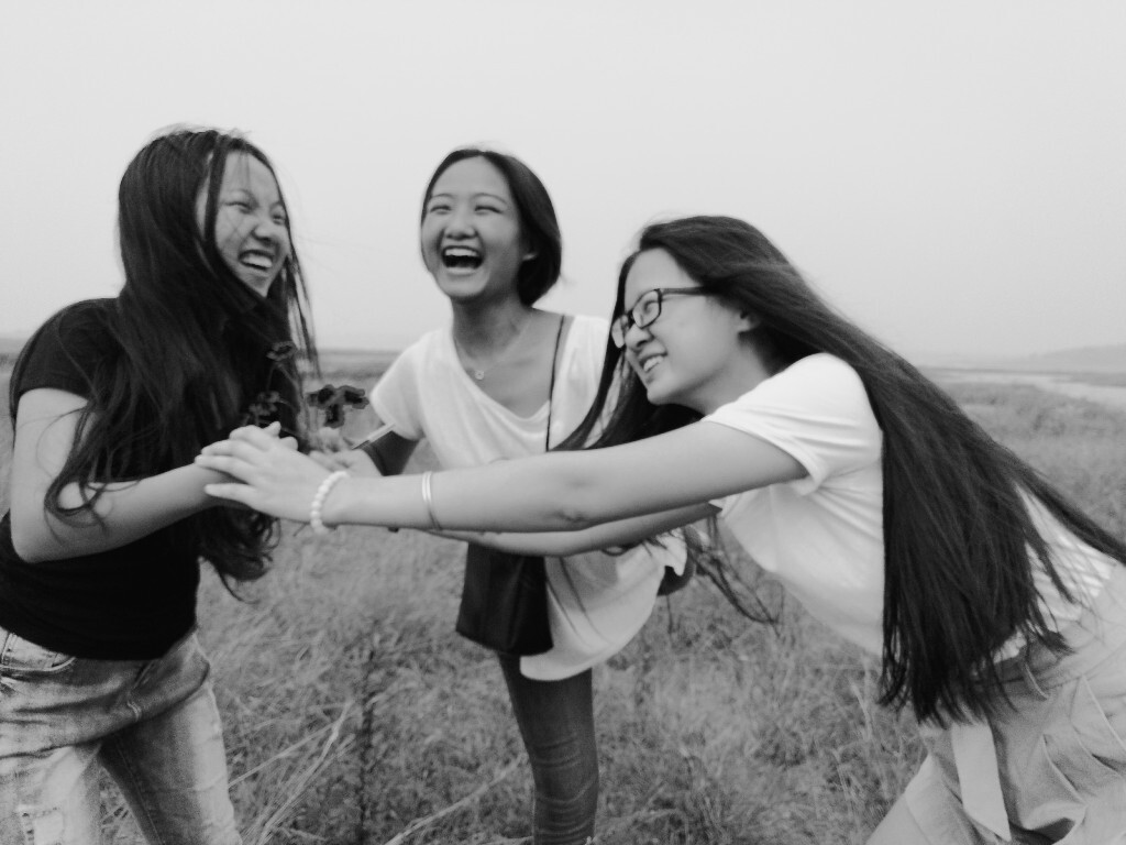 我此生最大的梦想<br />
就是在有你们的地方<br />
与你们一起开怀大笑