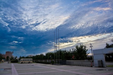 北大软微北门