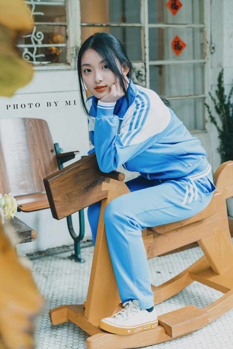 每个女孩都是余周周摄影及后期mi模特八九校服小清新哇咔