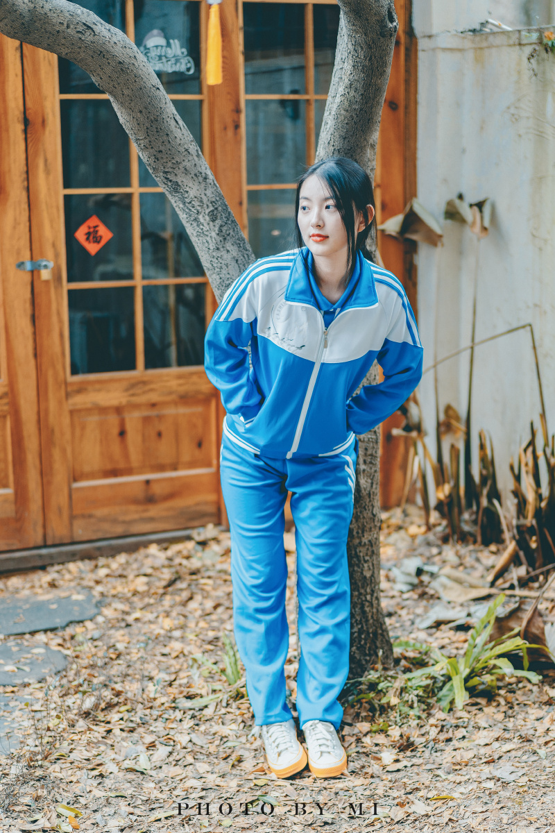 每个女孩都是余周周摄影及后期mi模特八九校服小清新哇咔