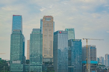 1689586