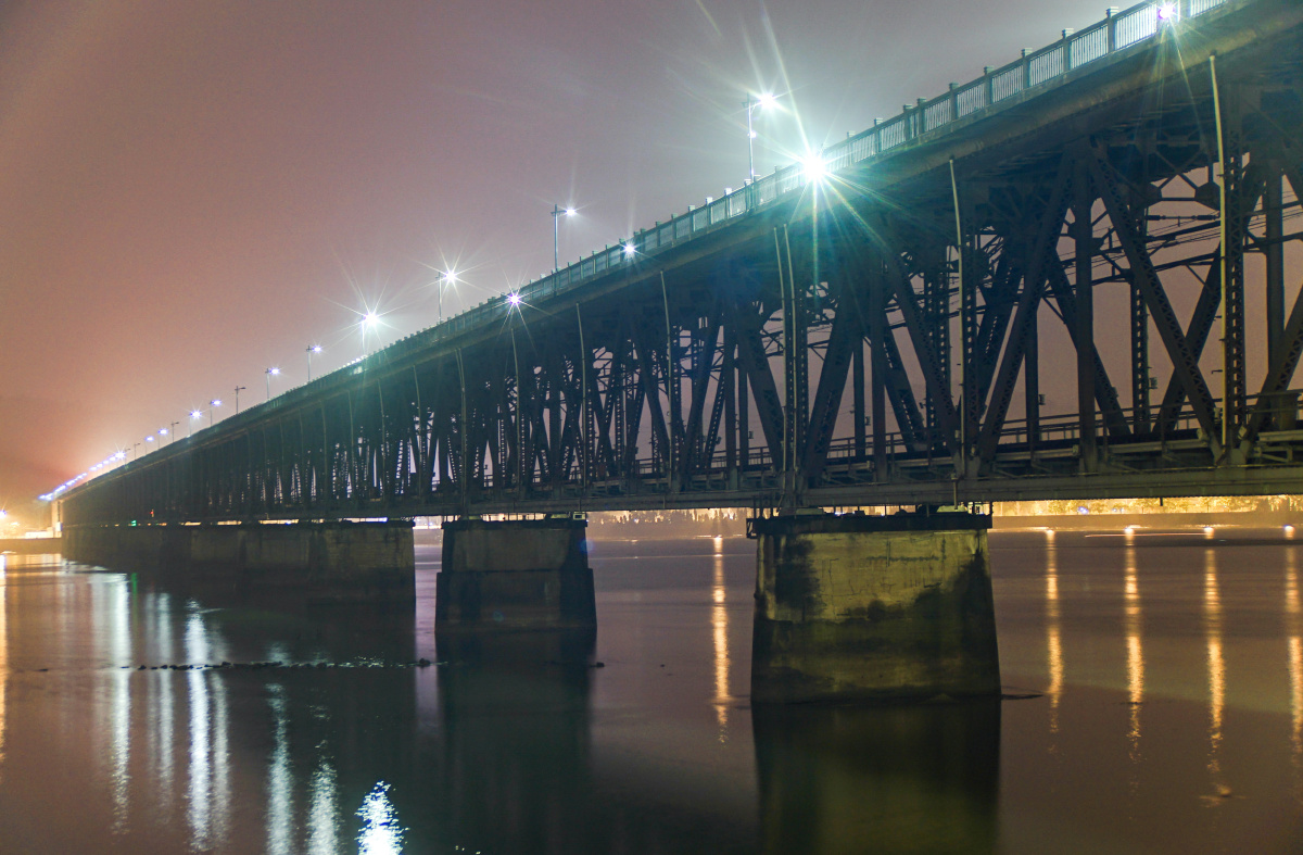 中国人茅以升设计建造的第一座公铁两用桥