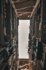 742635