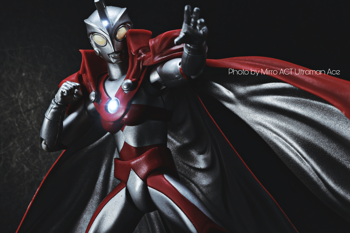 穿上披风才是真正的奥特兄弟