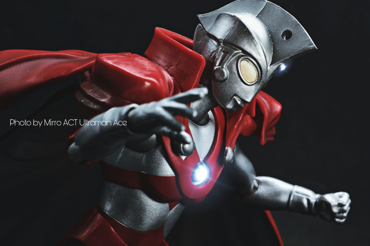 穿上披风才是真正的奥特兄弟