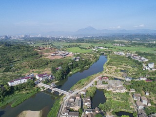 18877