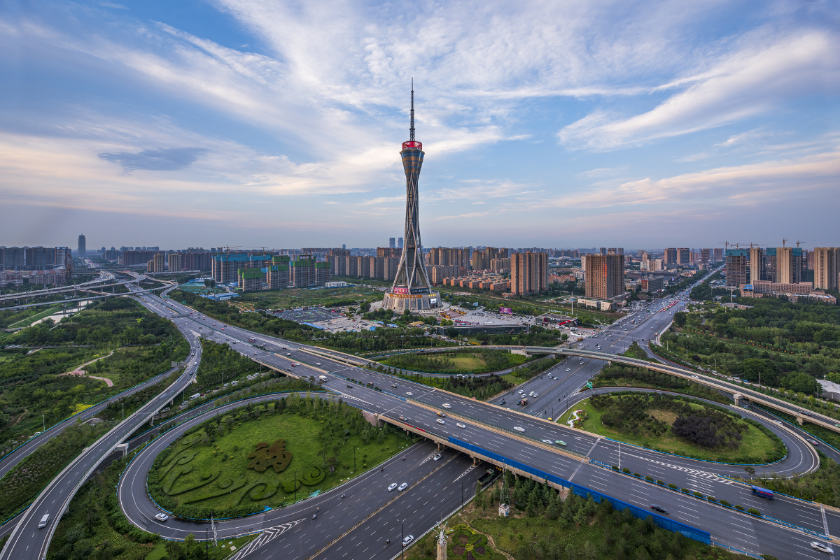 炙热夏日281米俯瞰绿城郑州