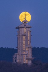 104156