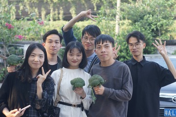 824643