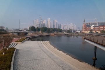 3306873