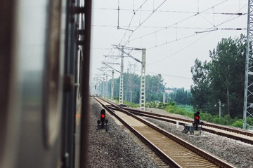 595661