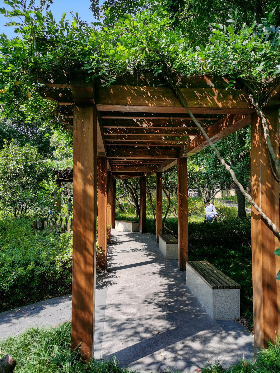 《公园的廊道》