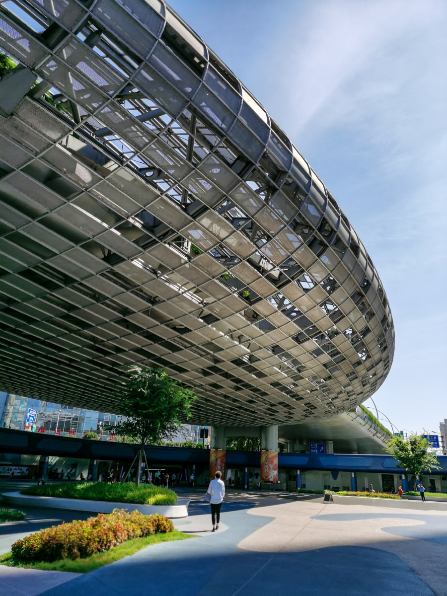 《小巨蛋》—————五角场位于上海东北部,因邯郸路,四平路,黄兴路