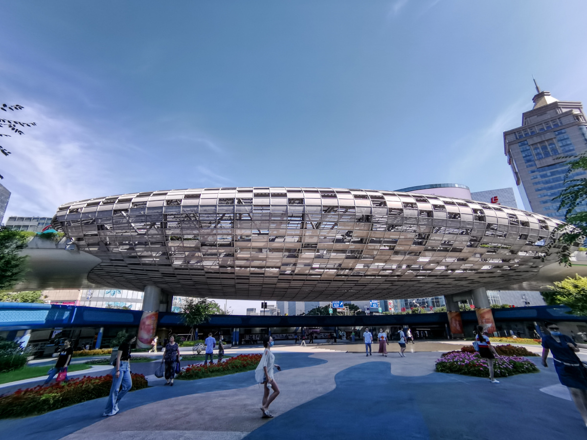 《小巨蛋》—————五角场位于上海东北部,因邯郸路,四平路,黄兴路