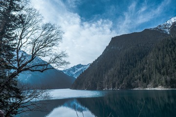 946279