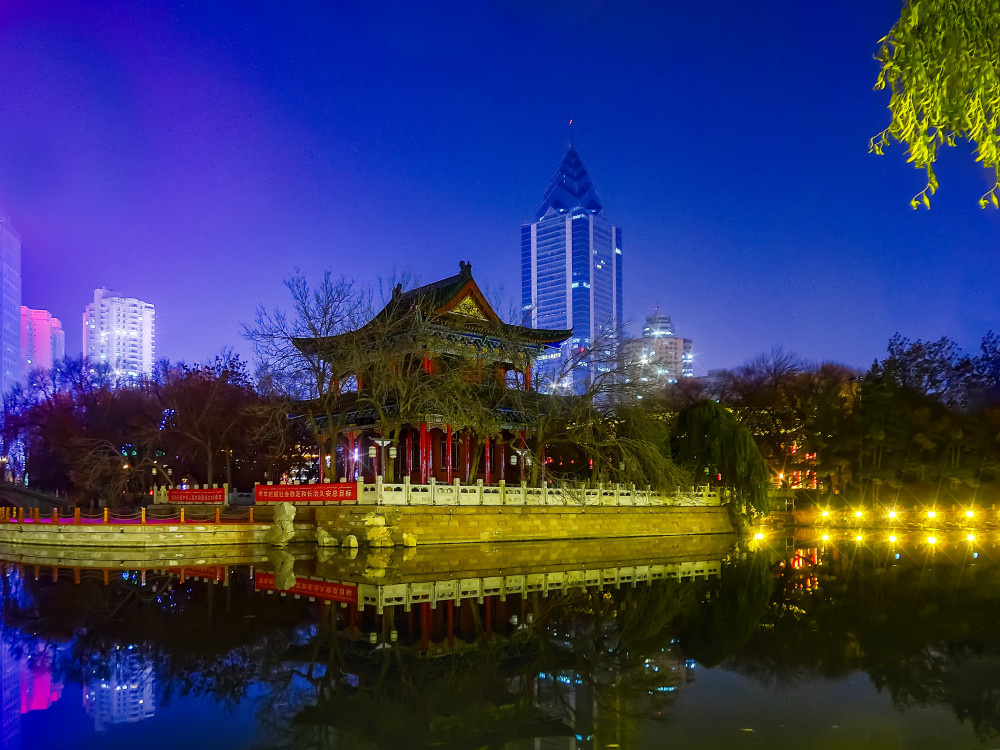 人民公园夜景
