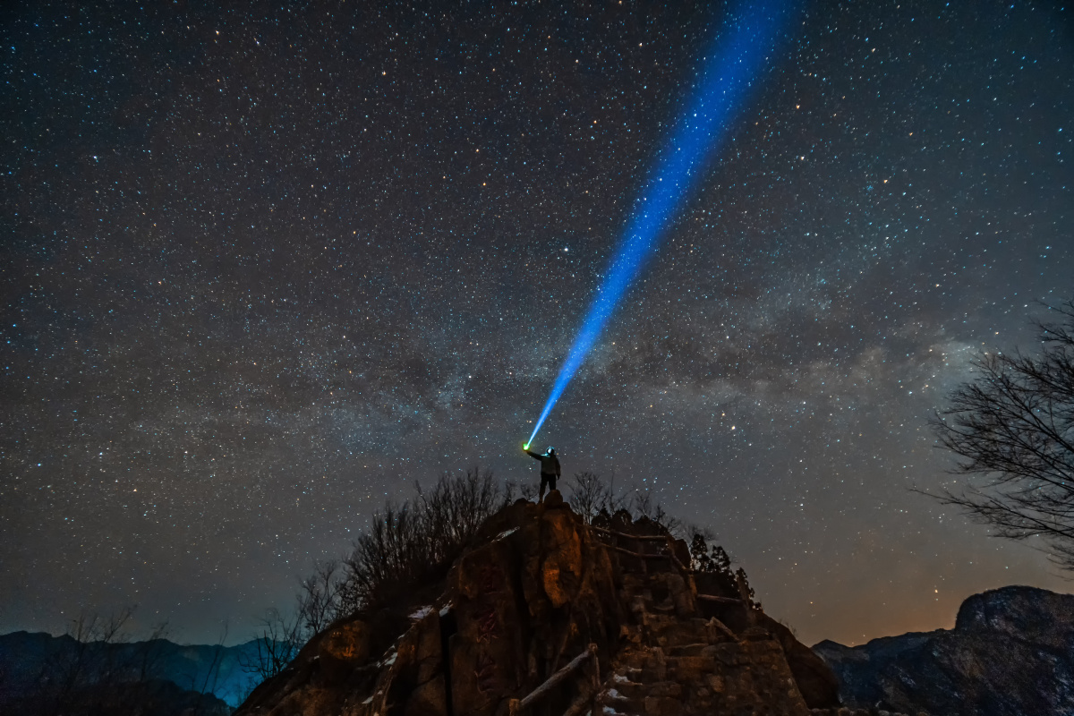 2020年3月初,北京怀柔拍摄银河.从11点到达目的地,冻了一整夜.