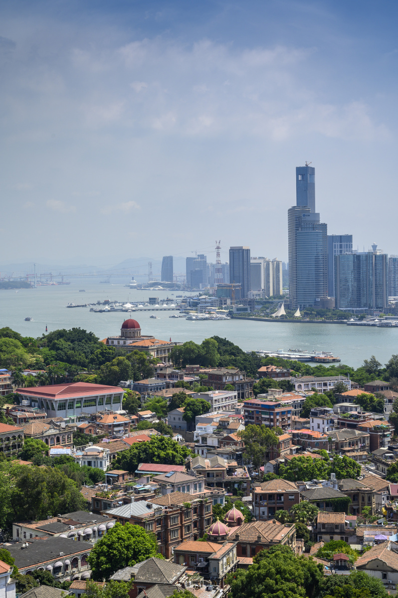 日光岩上远眺厦门市区