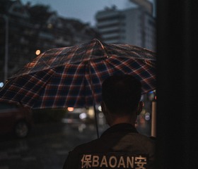 384951