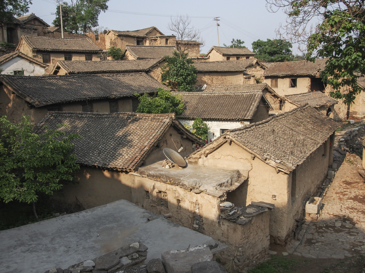 遗存的土坯房建筑