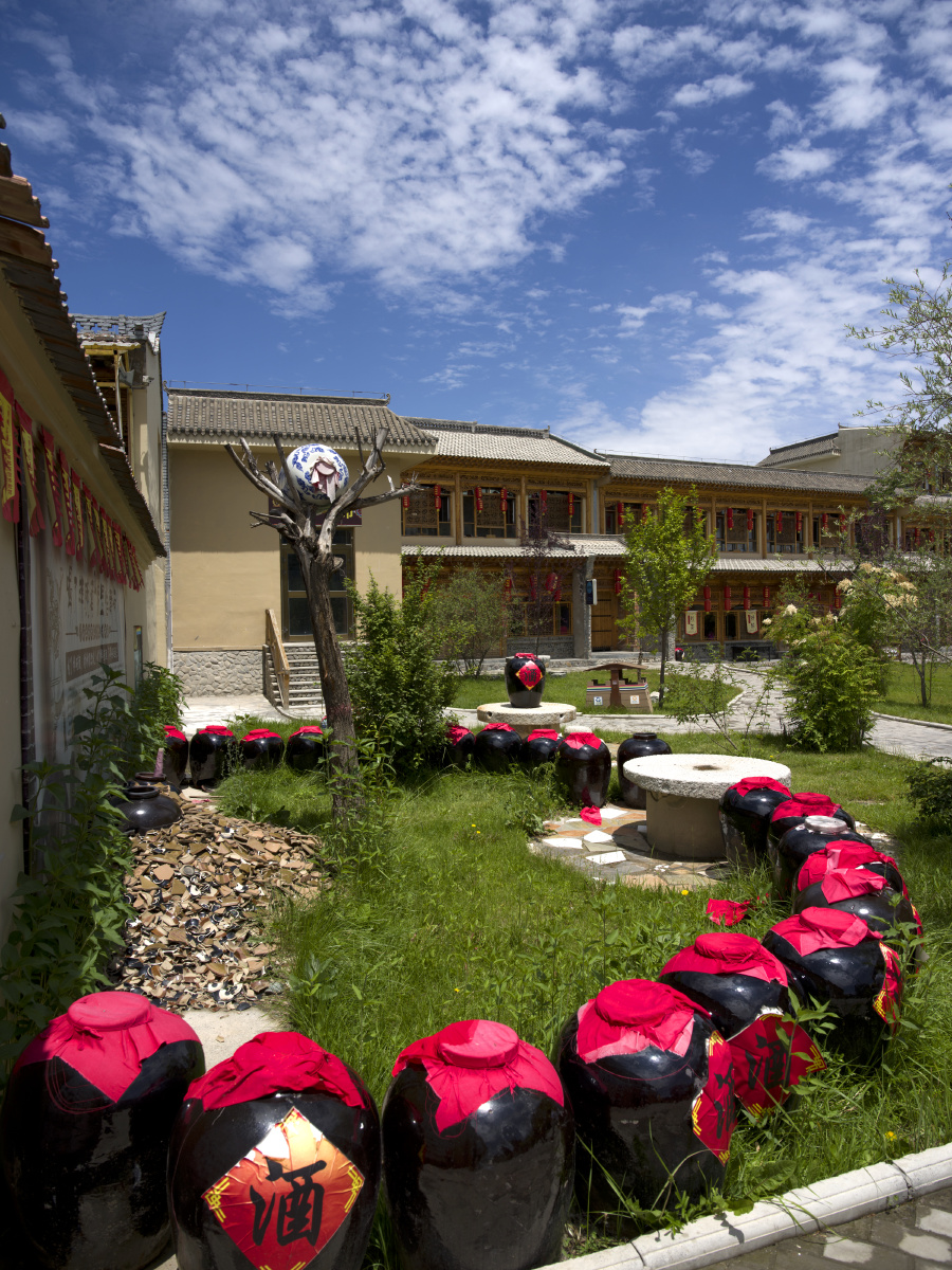 纳顿土族风情园