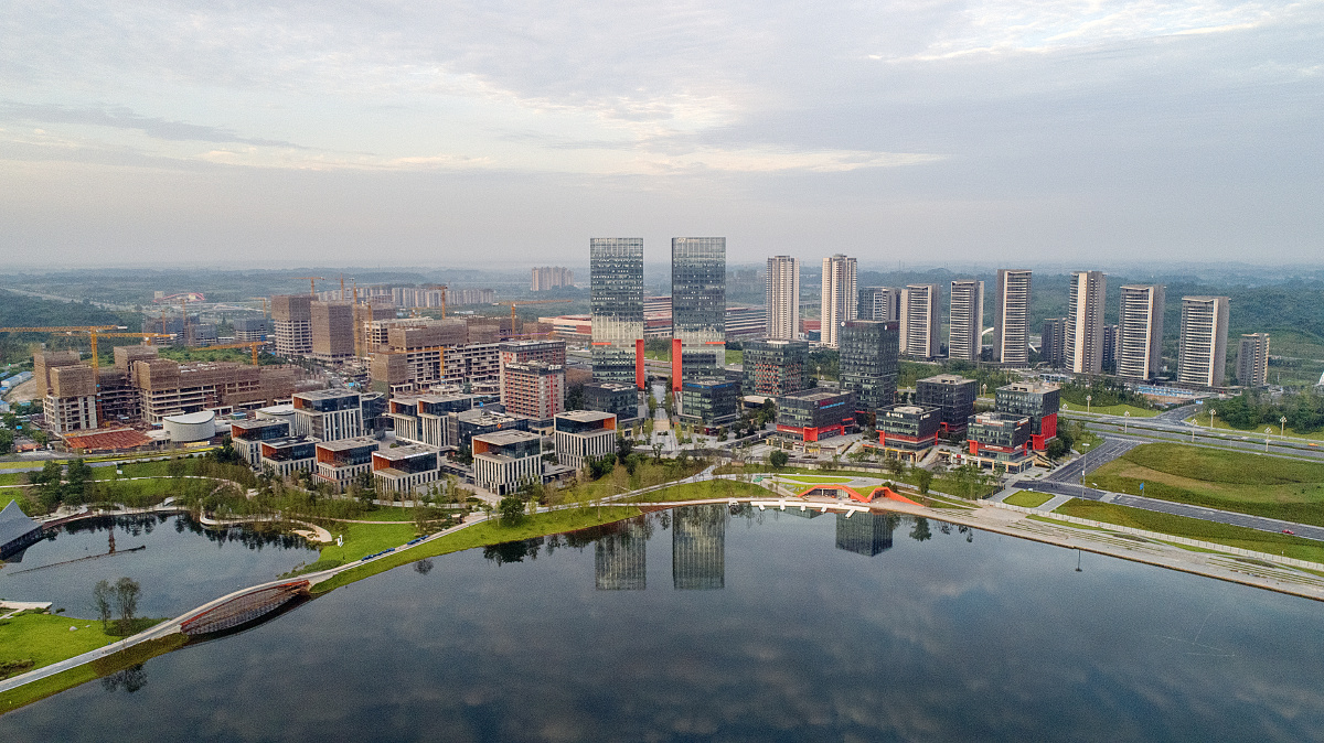 成都天府新区兴隆湖畔