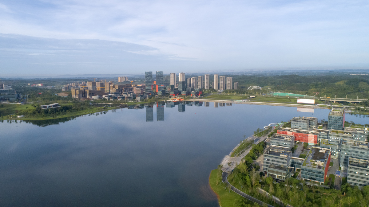 成都天府新区兴隆湖畔