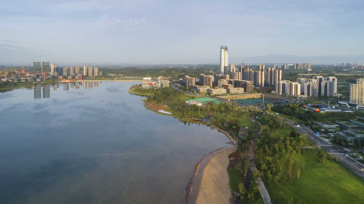 成都天府新区兴隆湖畔