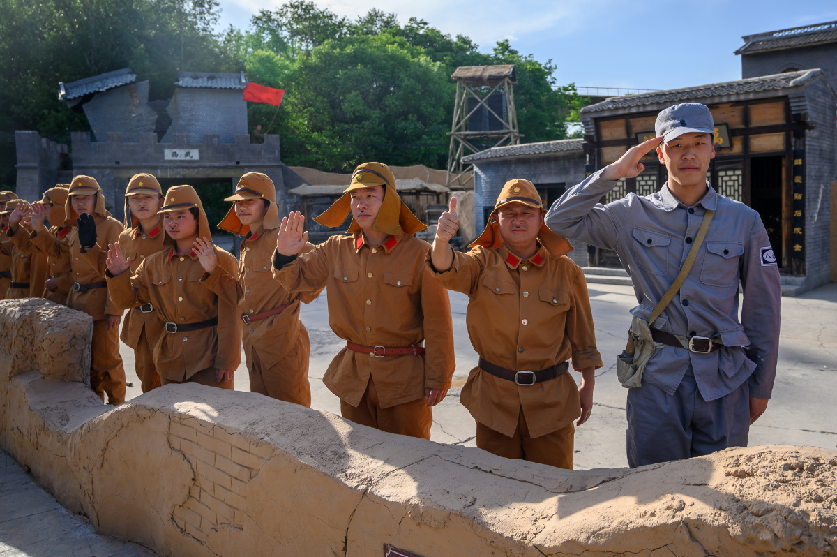 山西武乡八路军文化园演员——舞台上是"仇人",舞台下是"同事".