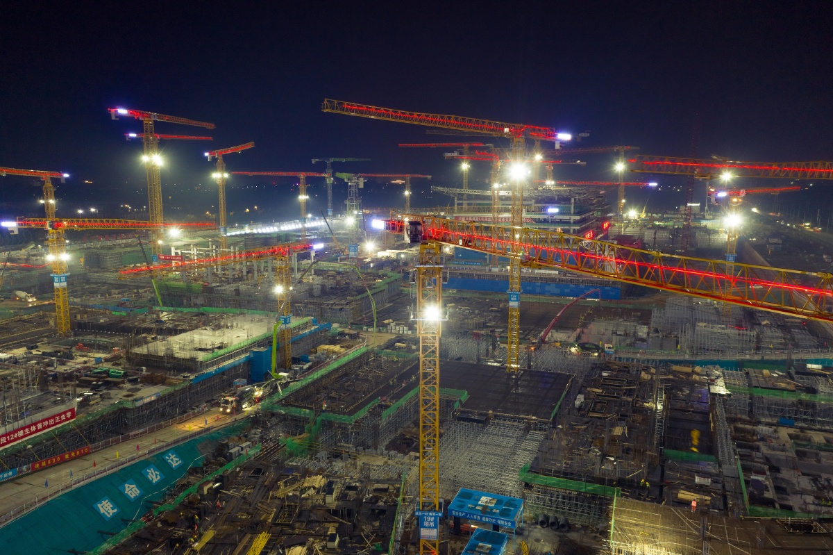 未来之城拔节生长塔吊林立如繁星般点缀夜空雄安新区建设者与时间赛跑