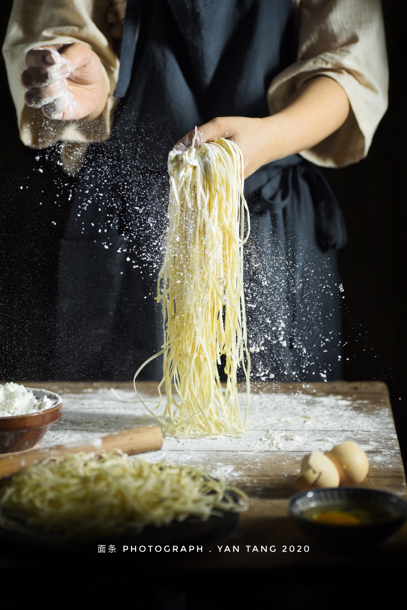 今天立秋吃碗热腾腾的面条吧时间过得真快在家躲了一个冬天然后出门时