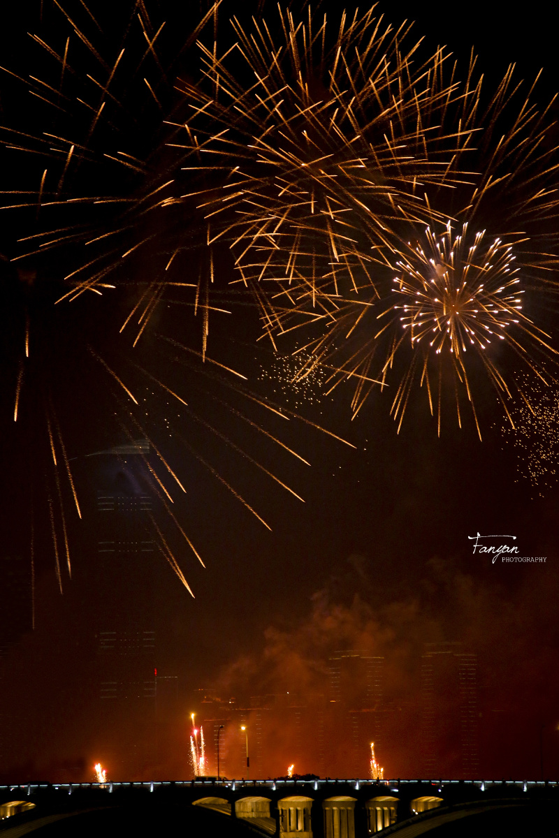 谁比烟花寂寞呢