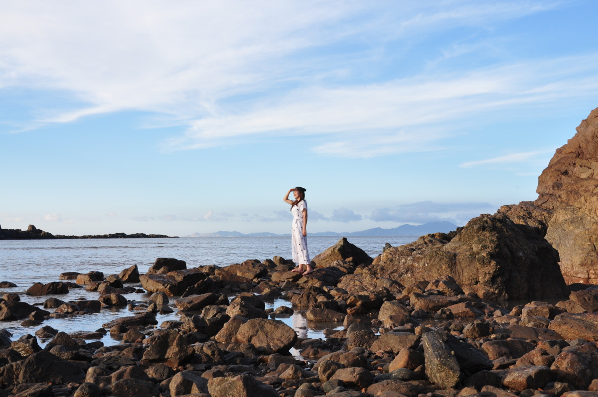 海边上的少女 - 北京湾 - 图虫网 - 优质摄影师交流社区
