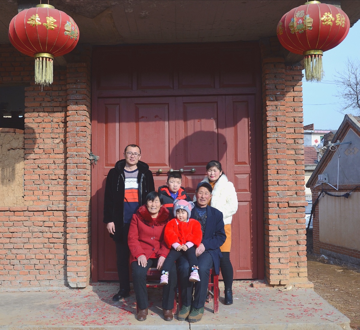 我的老家,人们。 拍全家福的笑容,是最温暖的,最幸福的,祝大家都安好。
