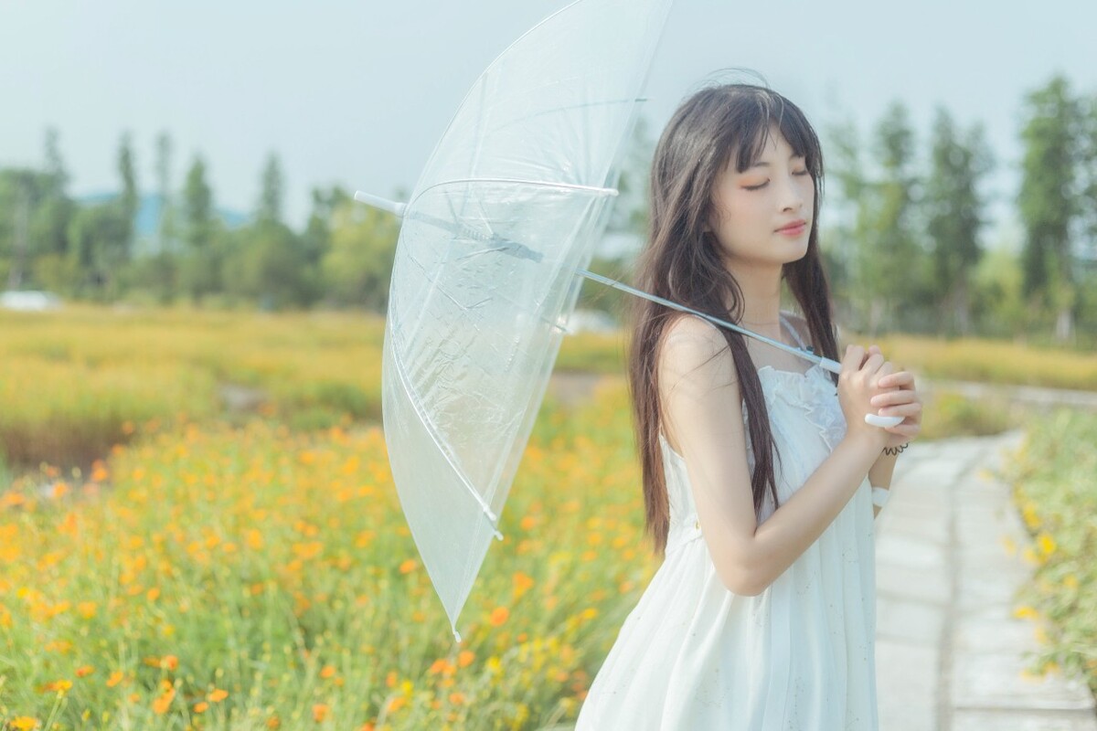 白裙少女与花与没什么用的透明伞与转接永诺的