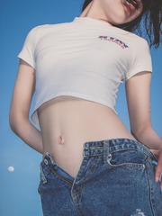 16052