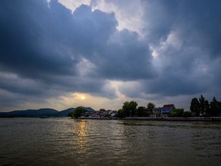 5774589A-E762-443C-94C3-54E64BA9F63E/L0/001