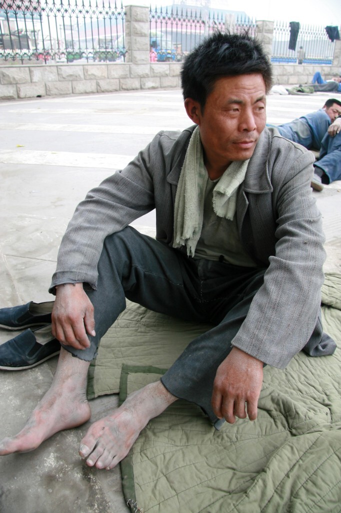 农民工的午休空间 - 街拍, 纪实, 抓拍, 佳能, 郑州