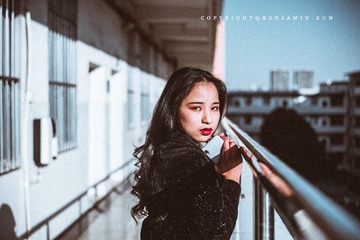 71129