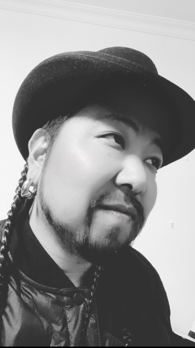 这样的胡子大叔你们喜欢吗