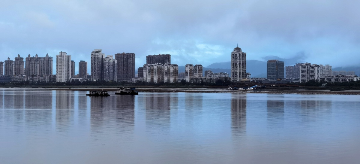 早晨瓯江雾气像仙景