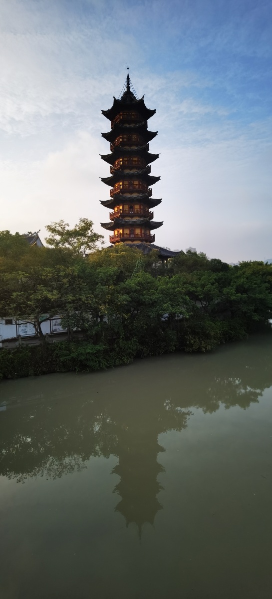 白象塔摄于温州瓯海