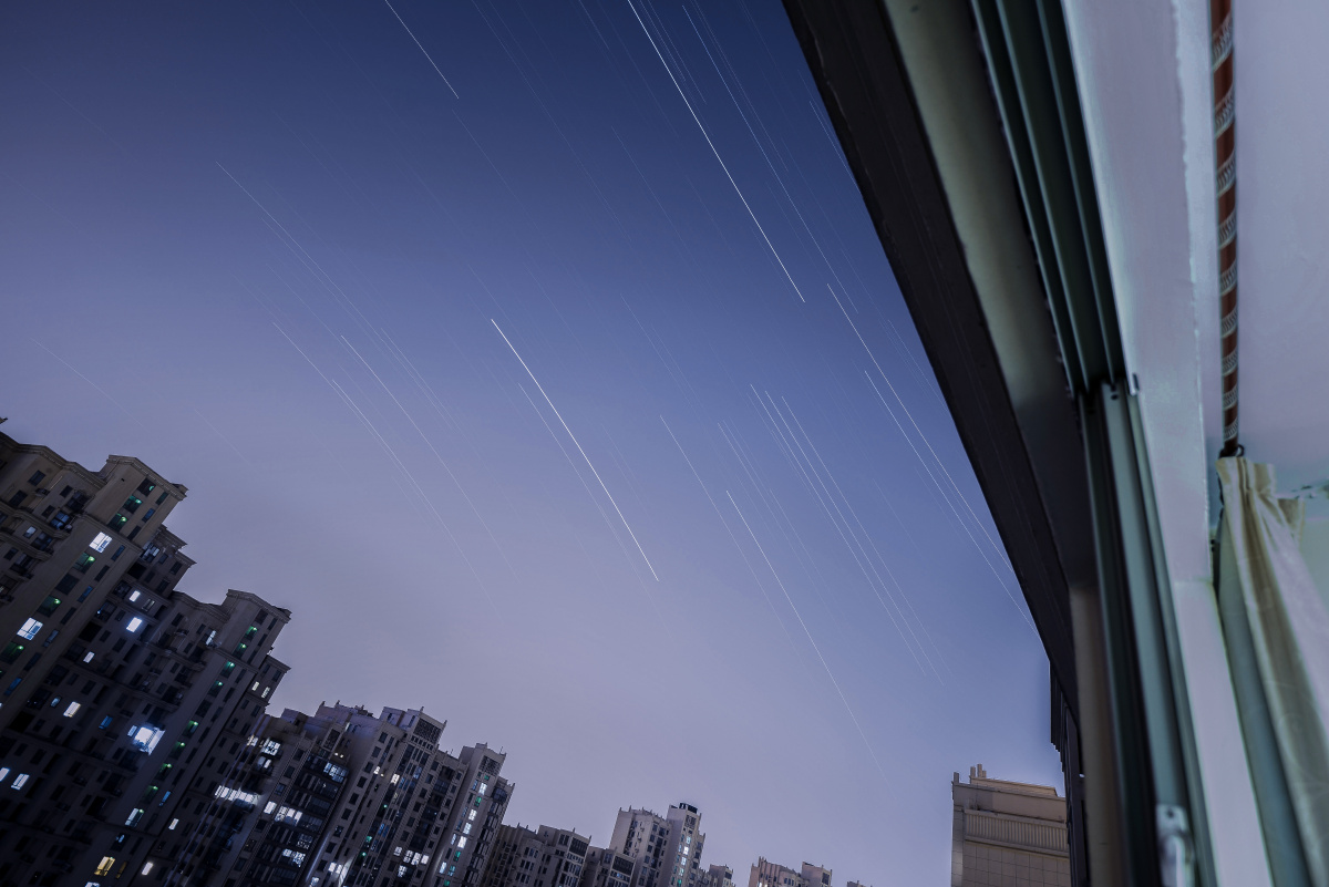 那就在阳台上看看星星吧.